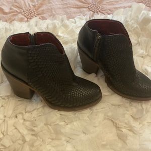 Leather Snake skin Freebird by Steven boots